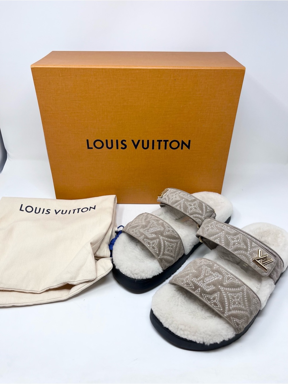 Louis Vuitton LV Sunset Flat Comfort Mule Fur Sandal size 40 EU 10 US Slip On